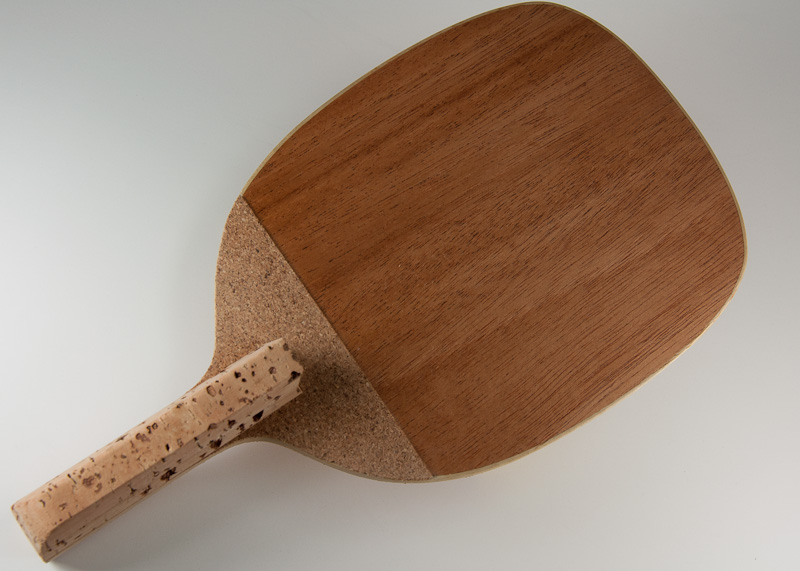 Blade: Mahogany<p><br />Handle: Cork